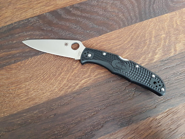 Spyderco Endura Svartur